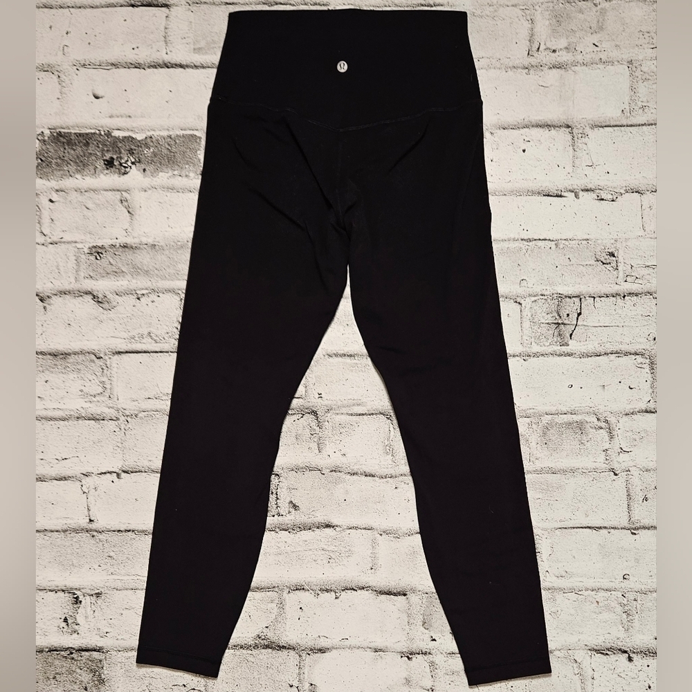 Lululemon Black High Rise Cropped Leggings Athletic Yoga Pants Size 8